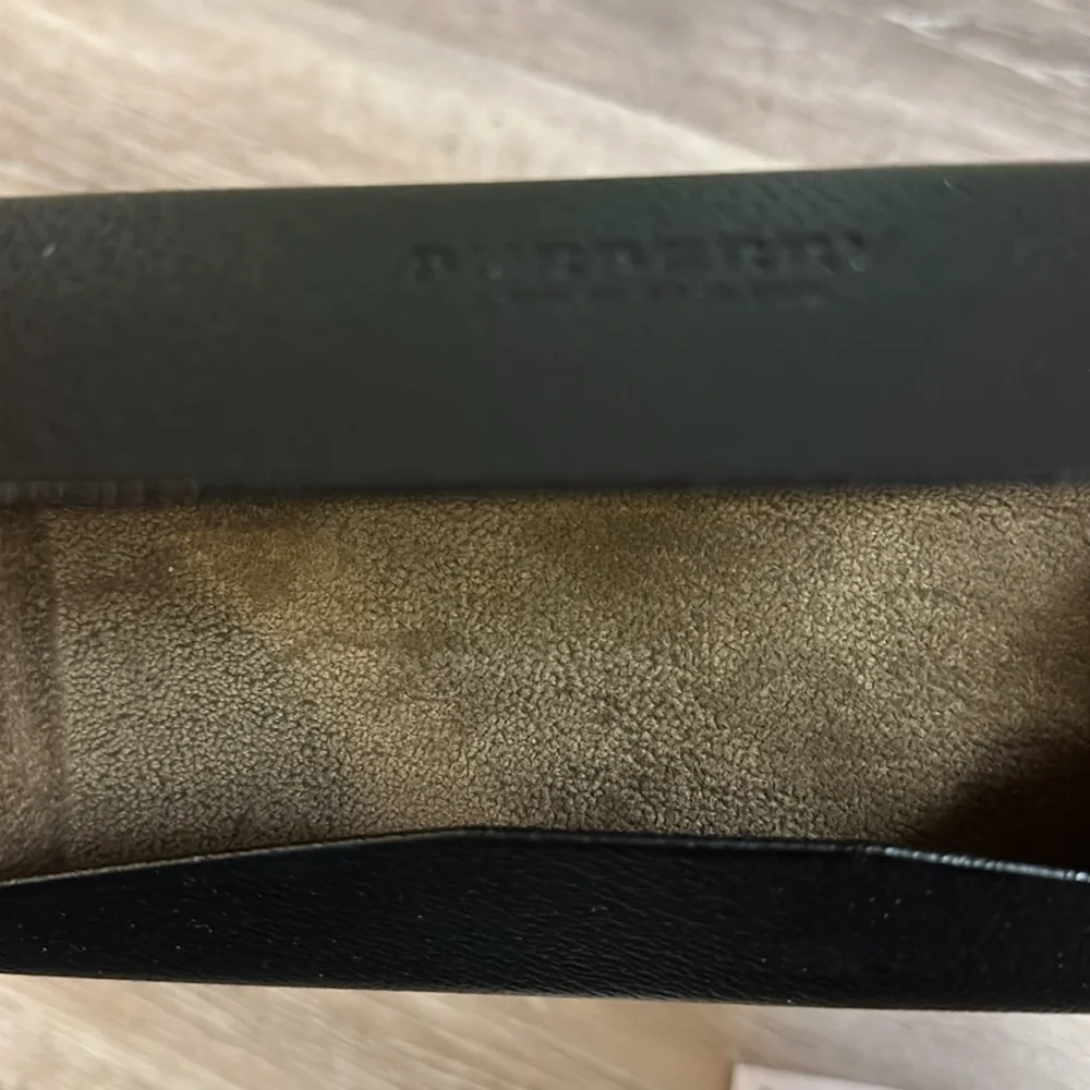 Burberry Polarized Sunglasses Zeiss Lenses & Burberry Case & Lens Cloth